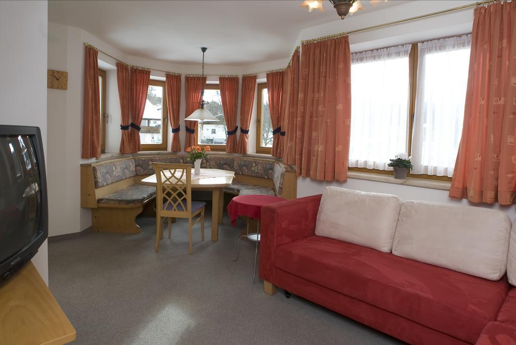 Landhaus Schopf Apartment Seefeld in Tirol Room photo